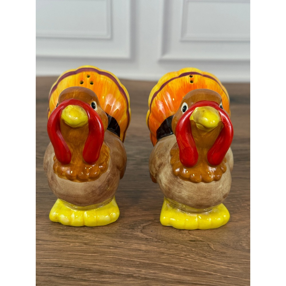 NEW PAIR of Turkey Ceramic Salt Pepper Shakers Thanksgiving Decor